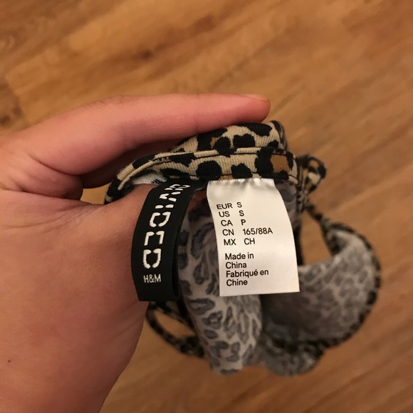 Leopard print top (2/13$) - Picture 4 of 5